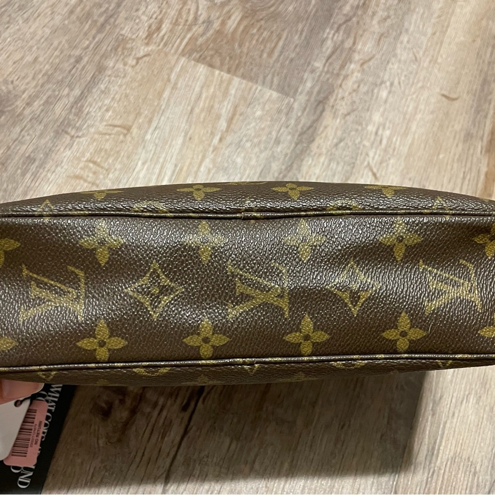Vintage Louis Vuitton Monogram Truth Toiletry 23 Bag - Picture 2 of 11